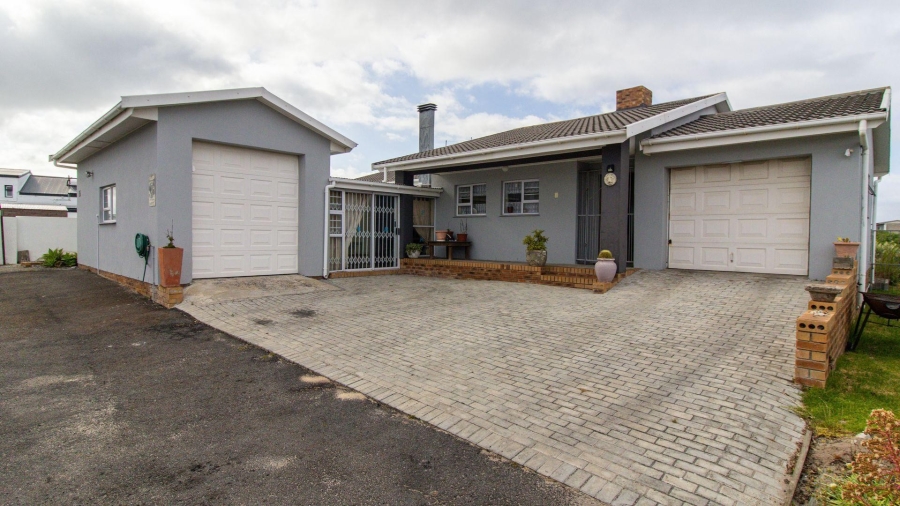 4 Bedroom Property for Sale in Kleinbaai Western Cape